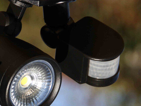 sensor-spot-light-installed-electricians